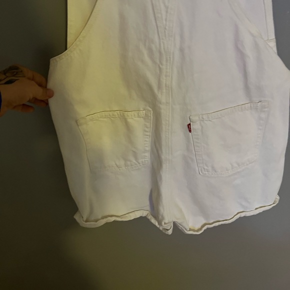 White Levi’s by Free People! M - Picture 4 of 6